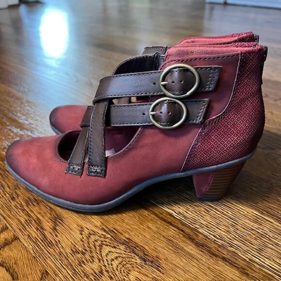 NWOB Earth Amber Heeled Booties Womens 8.5 Leather Brick Red Boho Cottage Straps - Picture 8 of 8